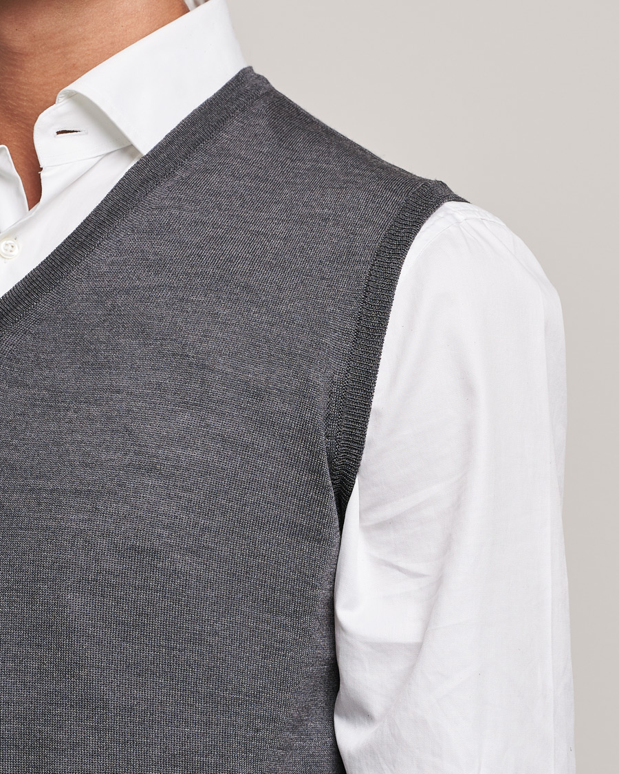 Men | Sweaters & Knitwear | Oscar Jacobson | Roger Extrafine Merino Vest Grey