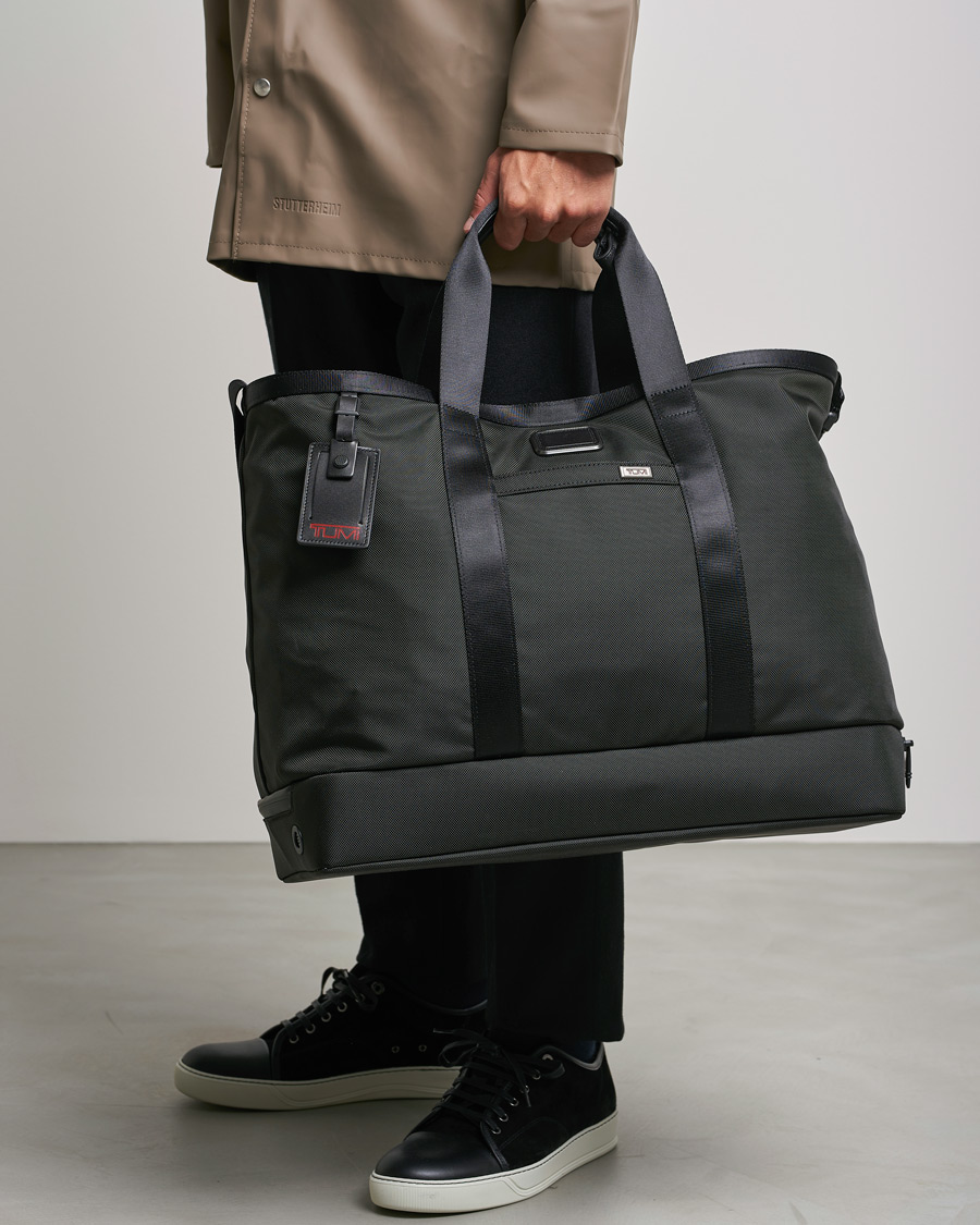 Men | Tote Bags | TUMI | Alpha Carryal Tote Black