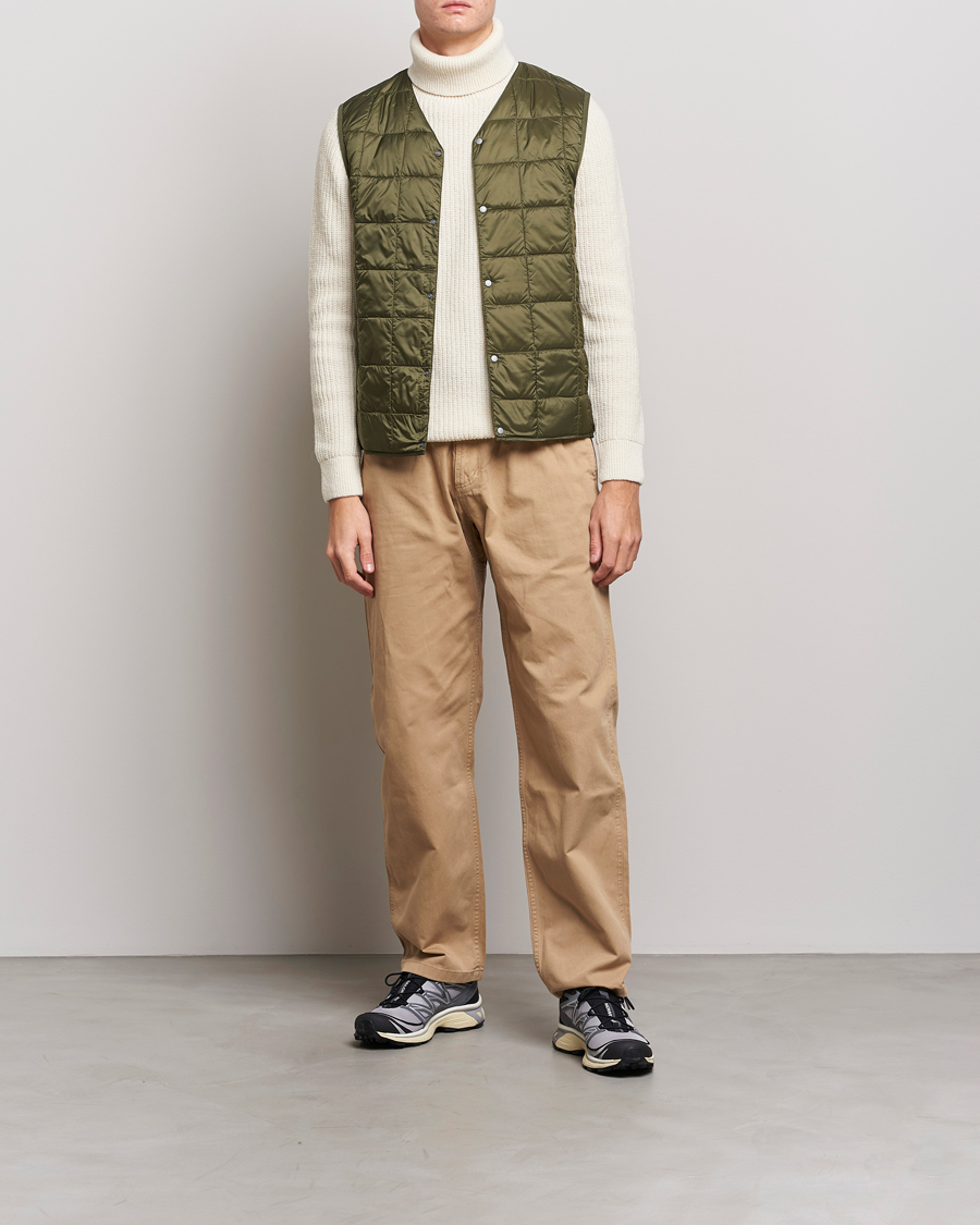 Men | Coats & Jackets | TAION | V-Neck Lightweight Down Vest Dark Olive