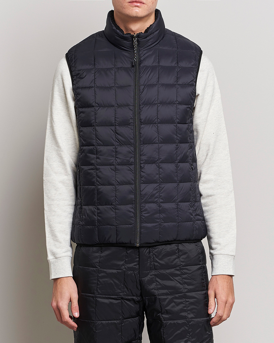 Men | New Brands | TAION | Reversible Fleece Vest Black/Black