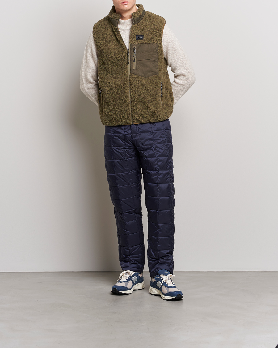Men | Coats & Jackets | TAION | Reversible Fleece Vest Olive/Dark Olive
