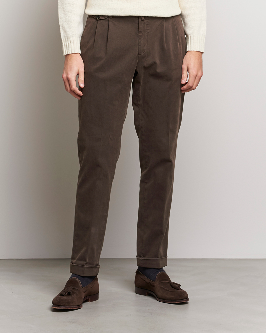 Men | Trousers | Briglia 1949 | Easy Fit Pleated Cotton Stretch Chino Coffe Brown