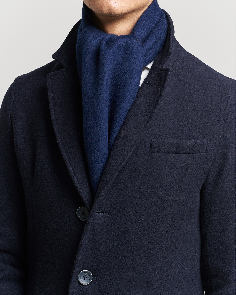 Men |  | Begg & Co | Vier Lambswool/Cashmere Solid Scarf Navy