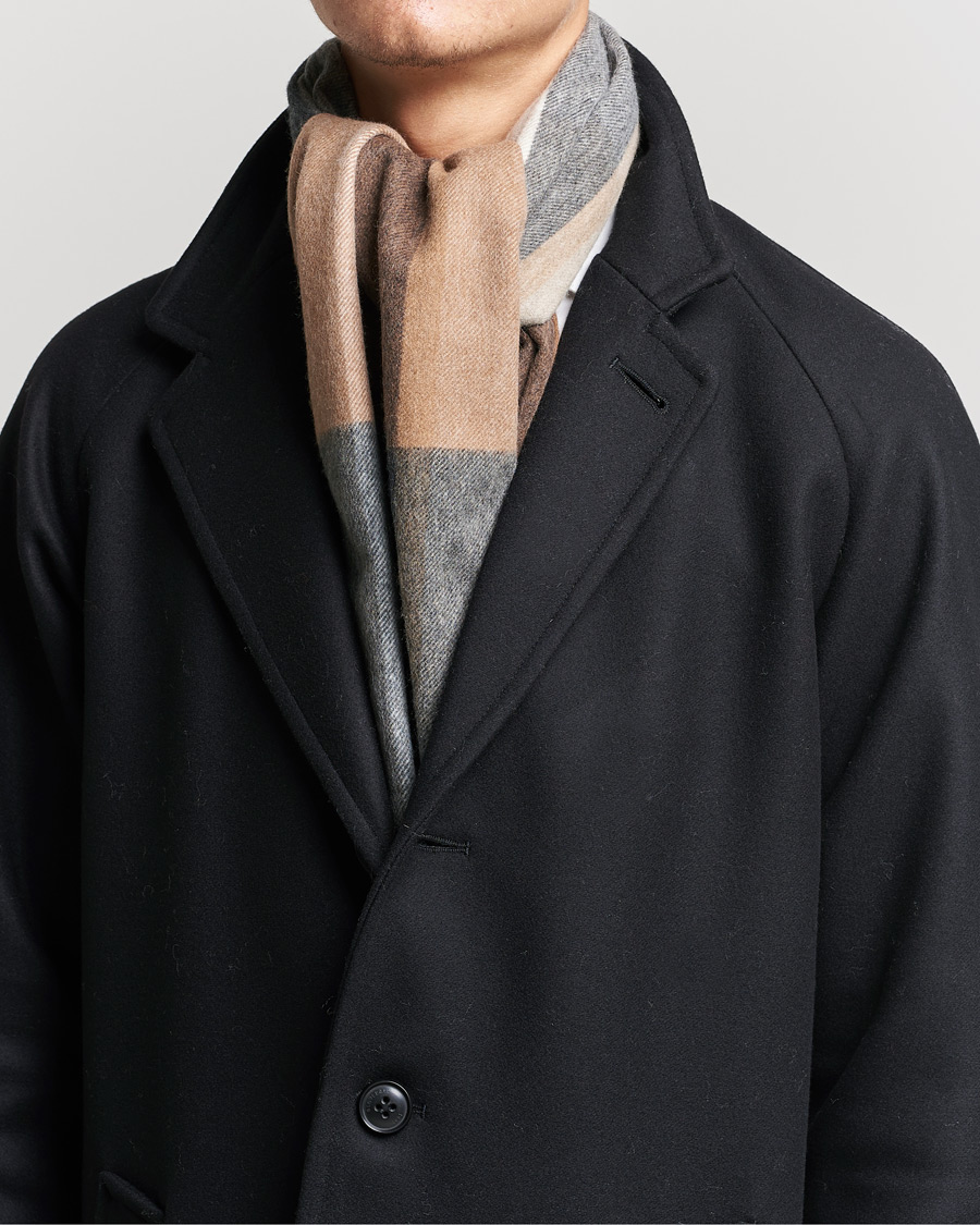 Men | Best of British | Begg & Co | Vale Sitwell Lambswool/Cashmere Scarf Charcoal Natural