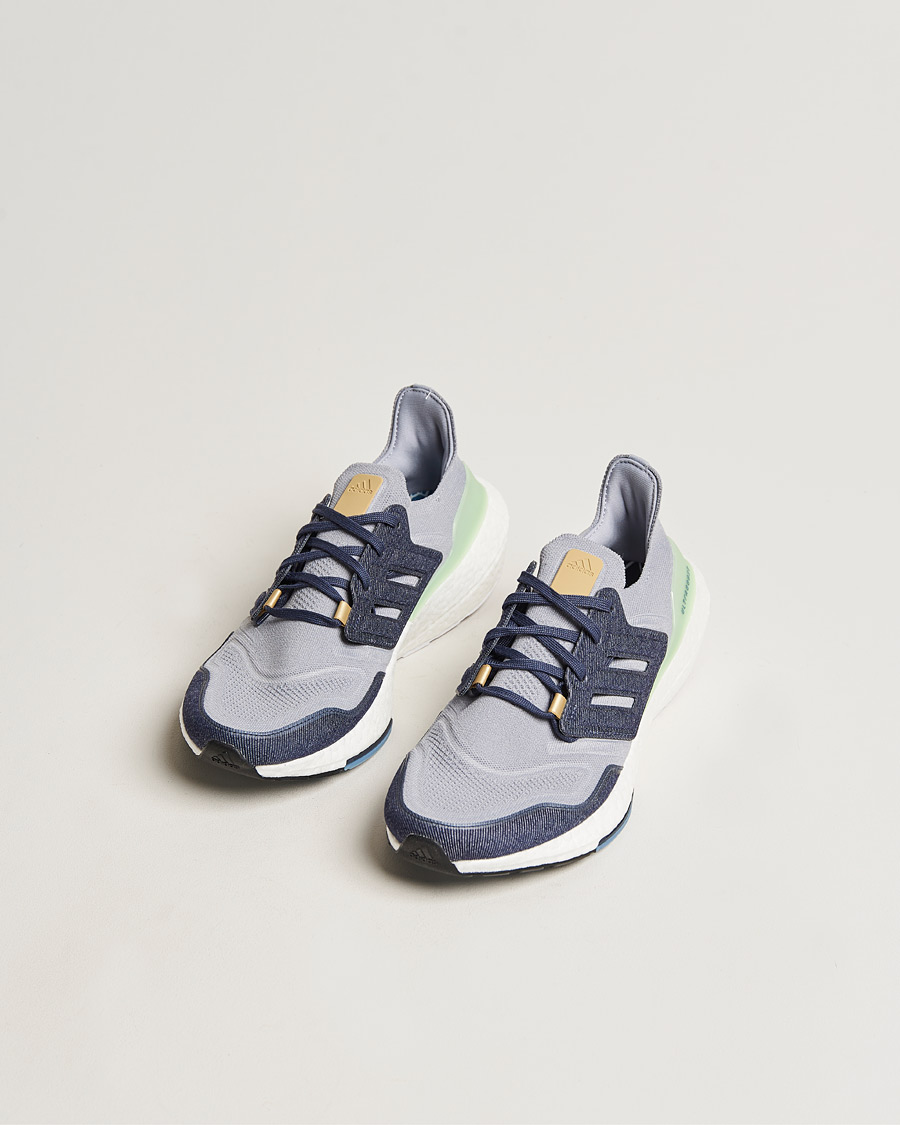 Men | Running Sneakers | adidas Originals | Ultraboost 22 Sneaker Silver/Lingreen