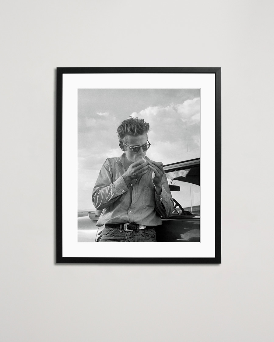 Men | Posters | Sonic Editions | Framed James Dean On Set 