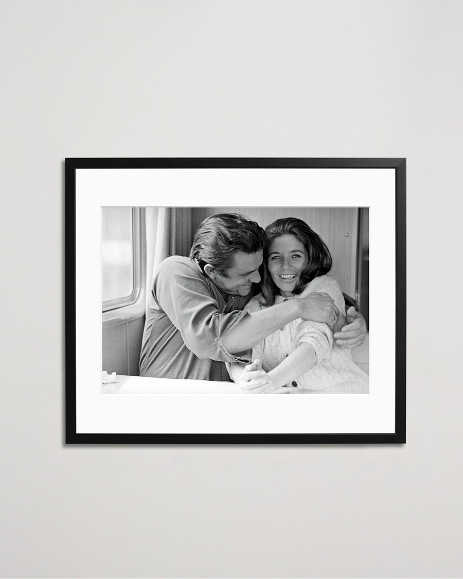 Men | Posters | Sonic Editions | Framed Johnny Cash and June Carter Cash 