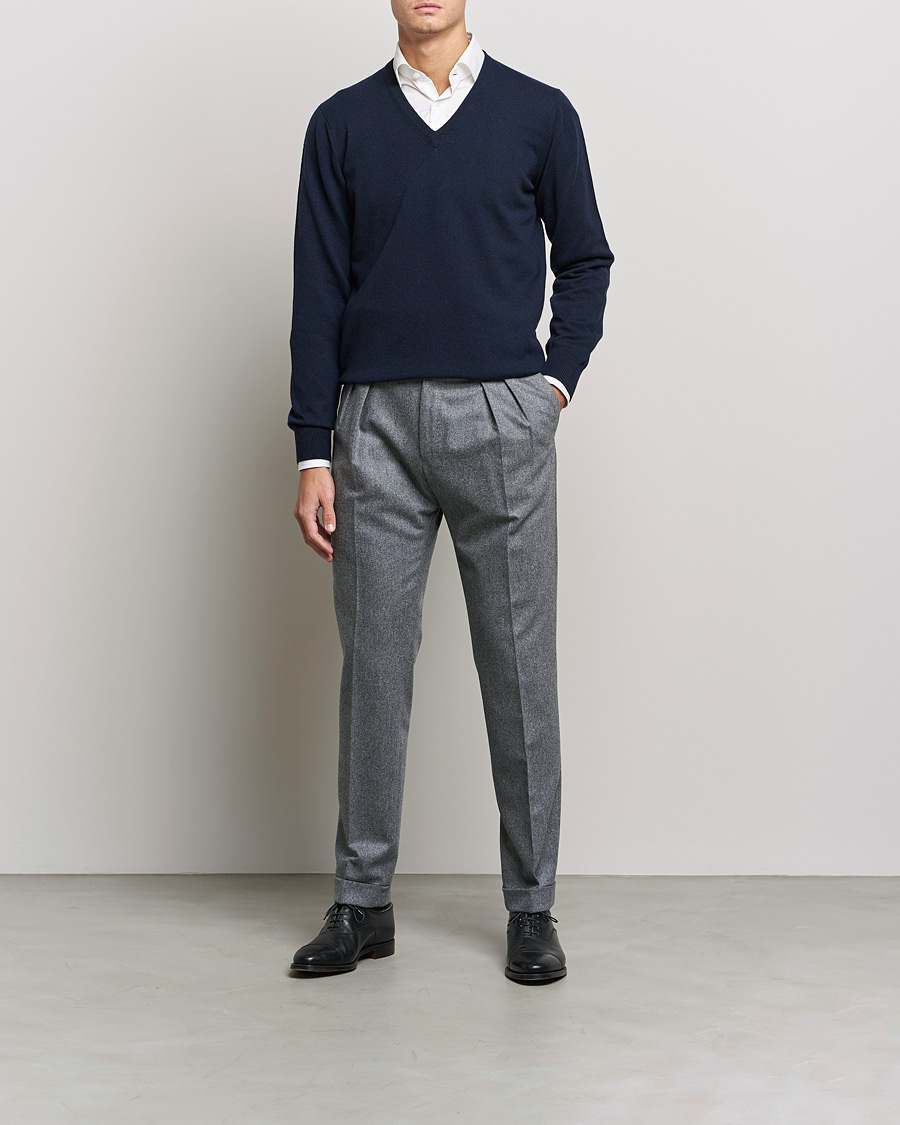 Men | Sweaters & Knitwear | Piacenza Cashmere | Cashmere V Neck Sweater Navy