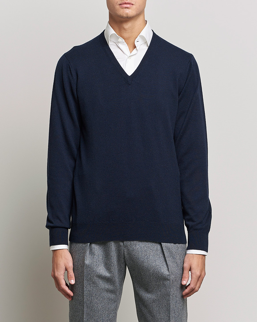 Men | Cashmere sweaters | Piacenza Cashmere | Cashmere V Neck Sweater Navy