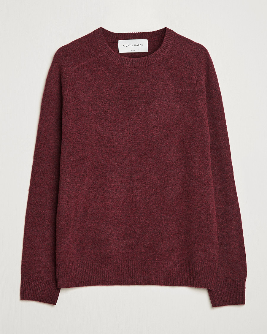 Men | Sweaters & Knitwear | A Day's March | Brodick Lambswool Sweater Wine