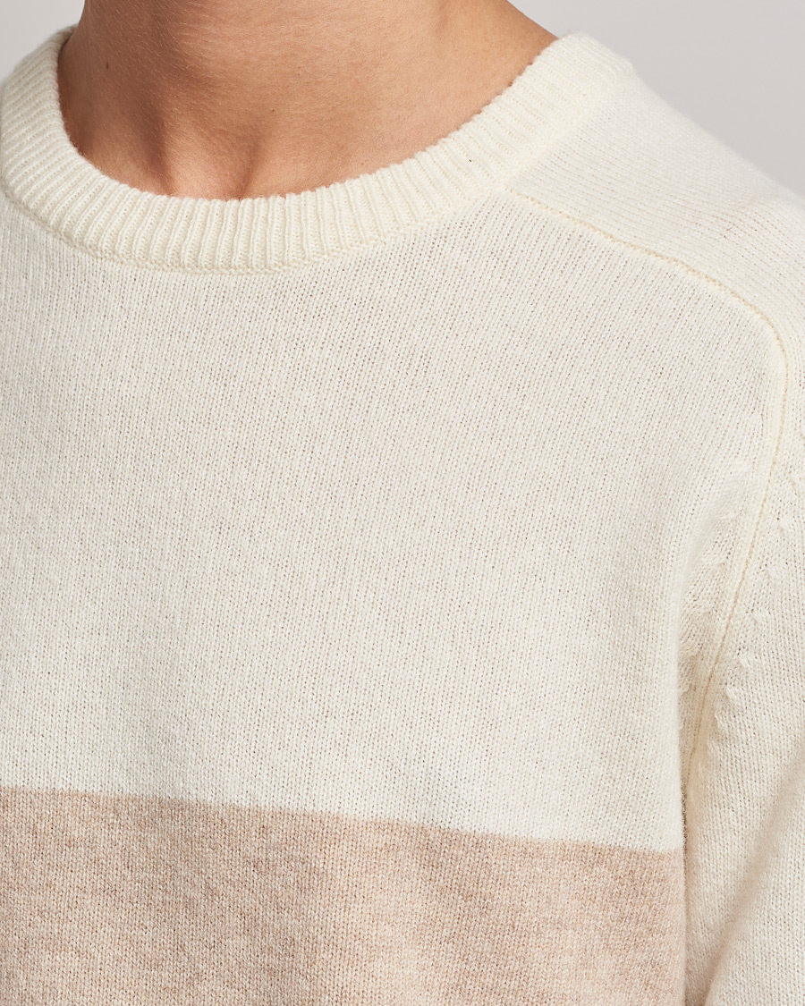 Men | Sweaters & Knitwear | A Day's March | Brodick Block Lambswool Sweater Sand/Off White