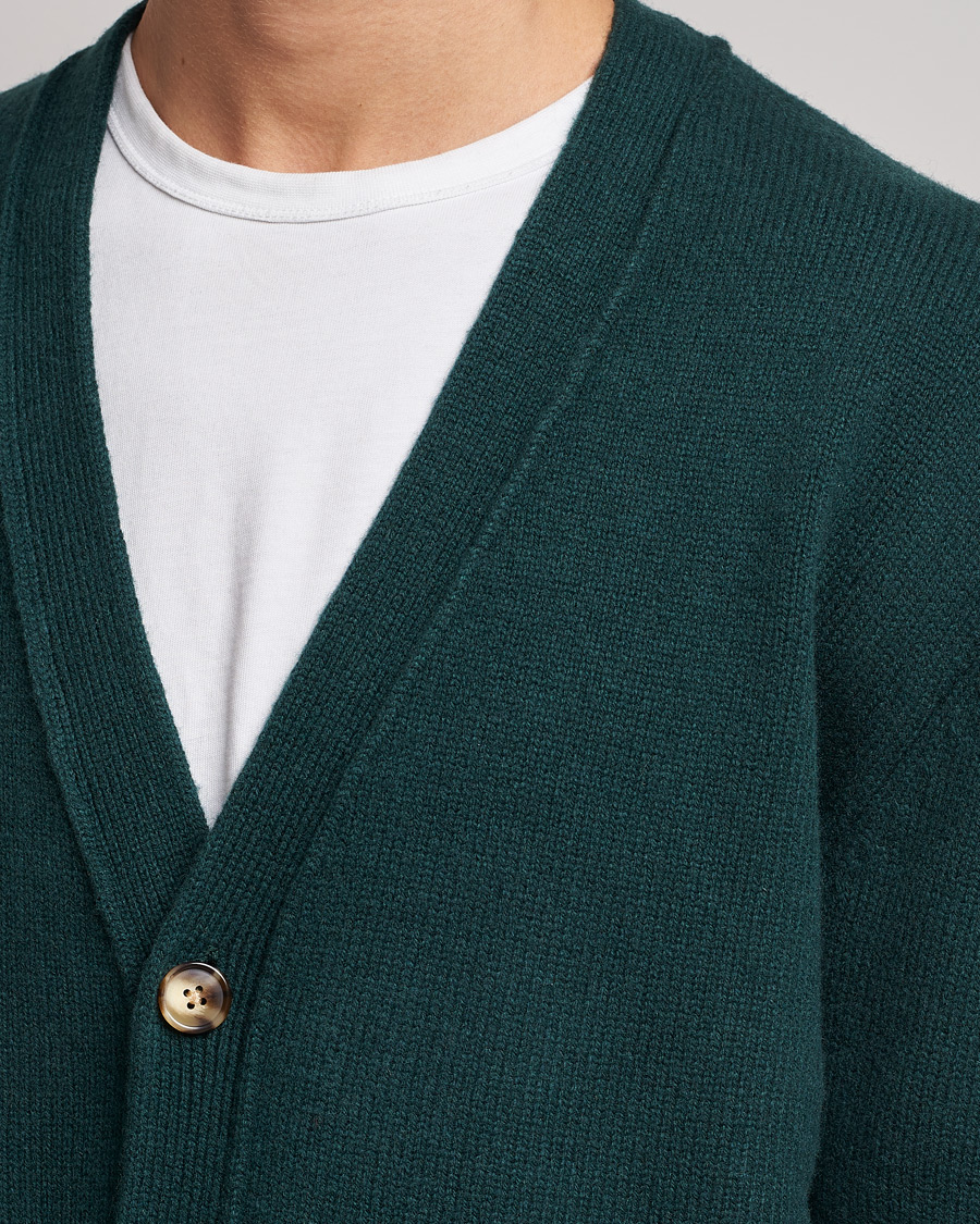 Men | Sweaters & Knitwear | A Day's March | Snag Lambswool Cardigan Bottle Green