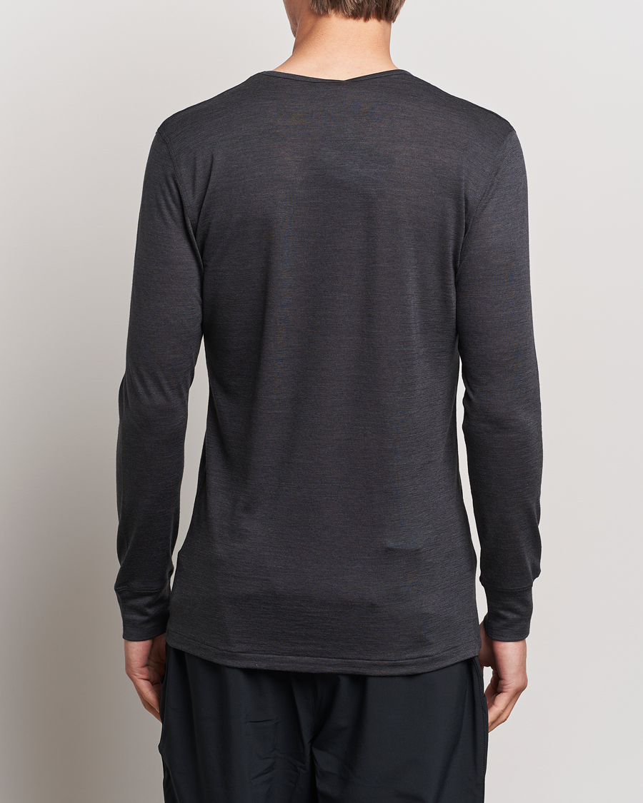 Men | T-Shirts | Zimmerli of Switzerland | Wool/Silk Long Sleeve T-Shirt Charcoal