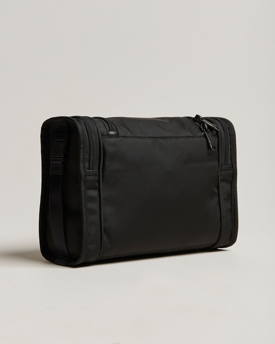 Men | Bags | TUMI | Alpha Hanging Travel Kit Black