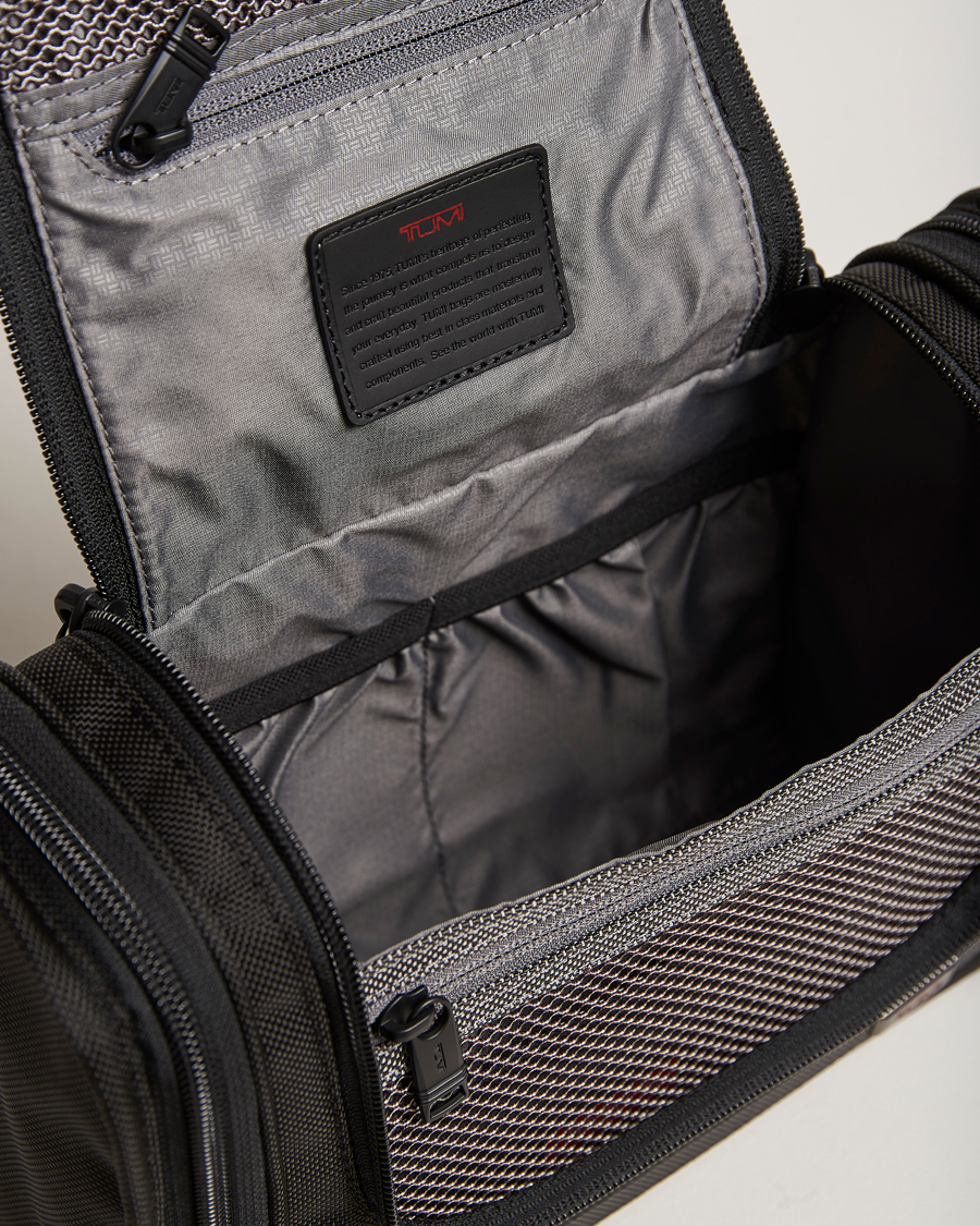 Men | Bags | TUMI | Alpha Hanging Travel Kit Black