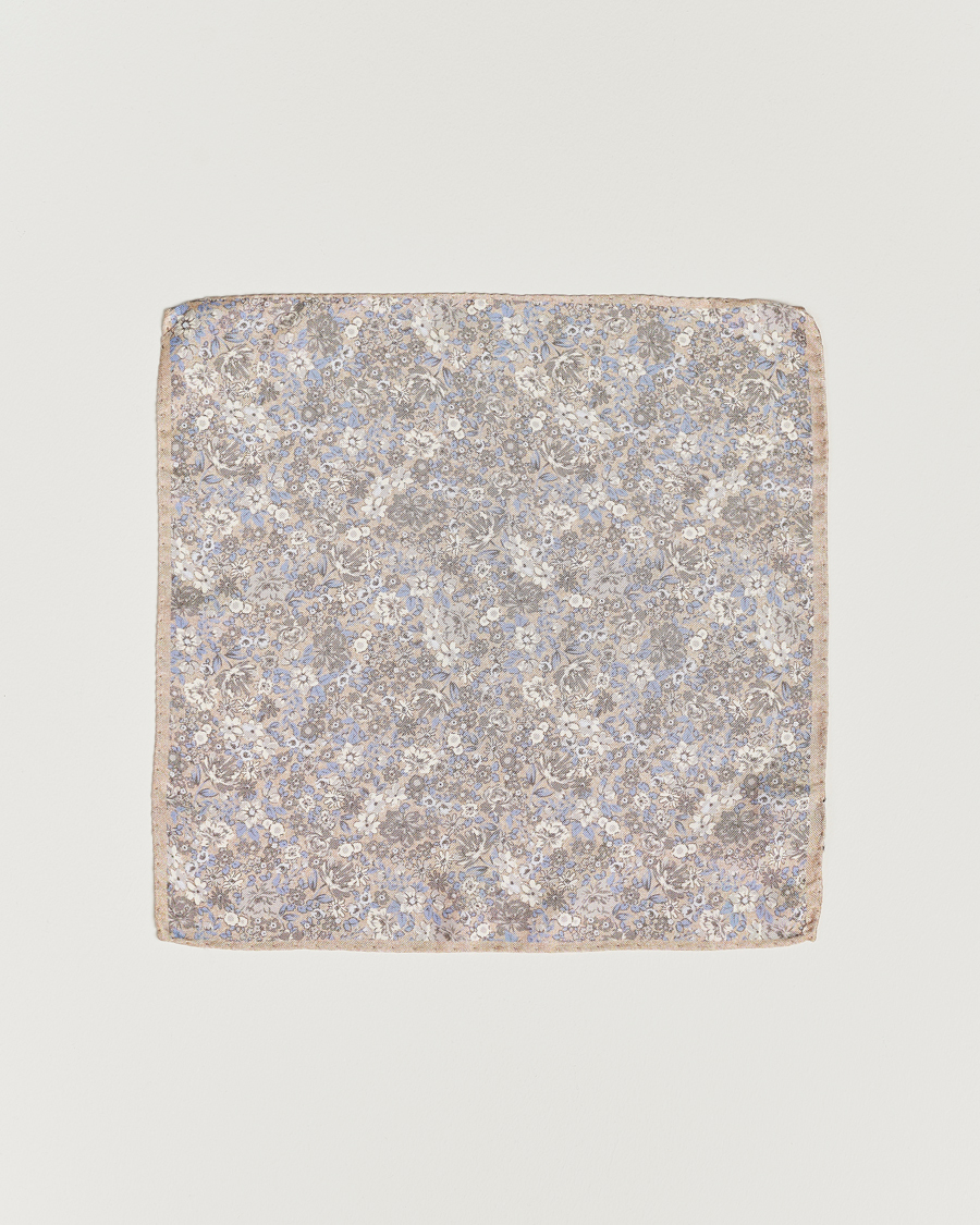 Men | Amanda Christensen Silk Oxford Printed Flower Pocket Square Yellow | Amanda Christensen | Silk Oxford Printed Flower Pocket Square Yellow