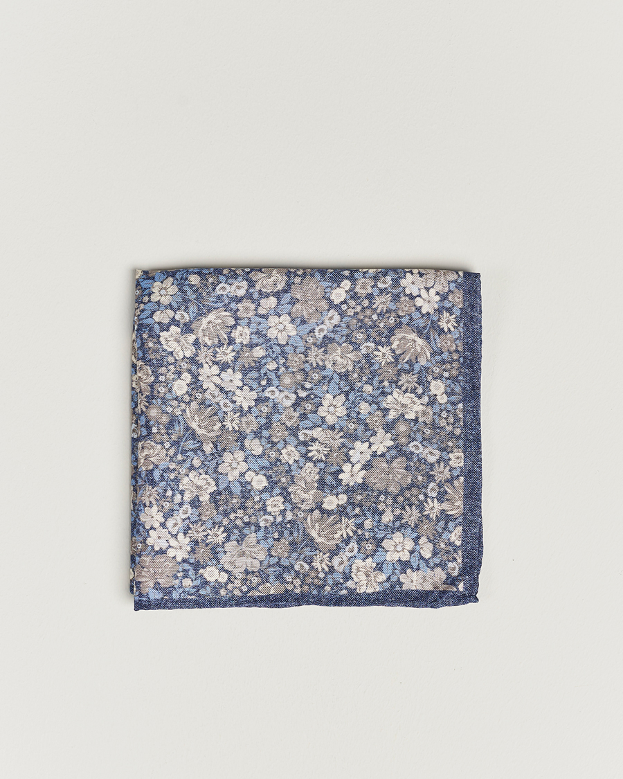 Men | Amanda Christensen Silk Oxford Printed Flower Pocket Square Navy | Amanda Christensen | Silk Oxford Printed Flower Pocket Square Navy
