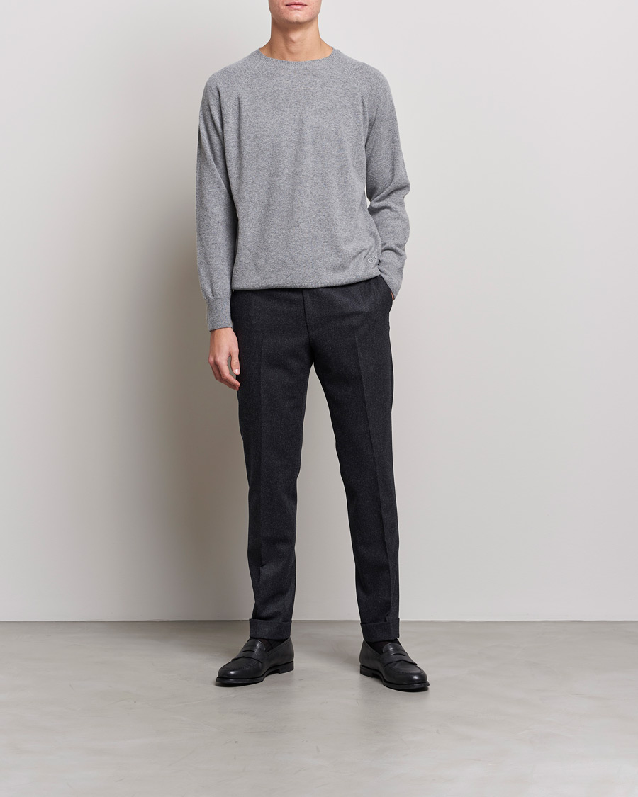 Men | Sweaters & Knitwear | Oscar Jacobson | Gustaf Lambswool Raglan Crew Neck Light Grey