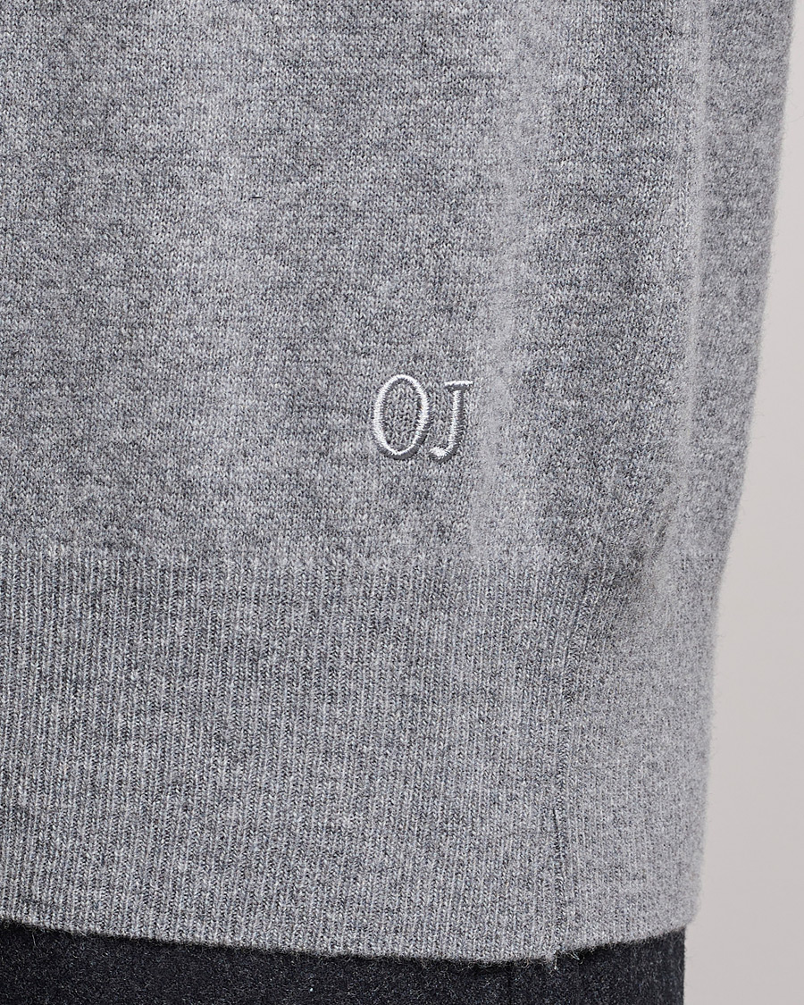 Men | Sweaters & Knitwear | Oscar Jacobson | Gustaf Lambswool Raglan Crew Neck Light Grey