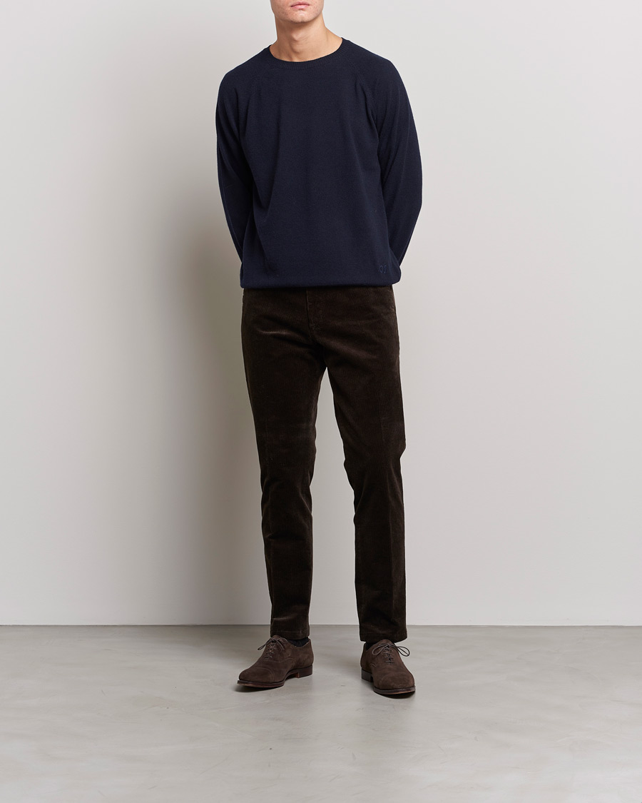Men | Sweaters & Knitwear | Oscar Jacobson | Gustaf Lambswool Raglan Crew Neck Navy