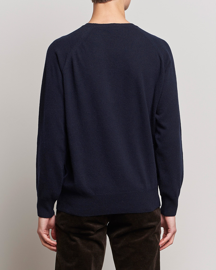 Men | Sweaters & Knitwear | Oscar Jacobson | Gustaf Lambswool Raglan Crew Neck Navy