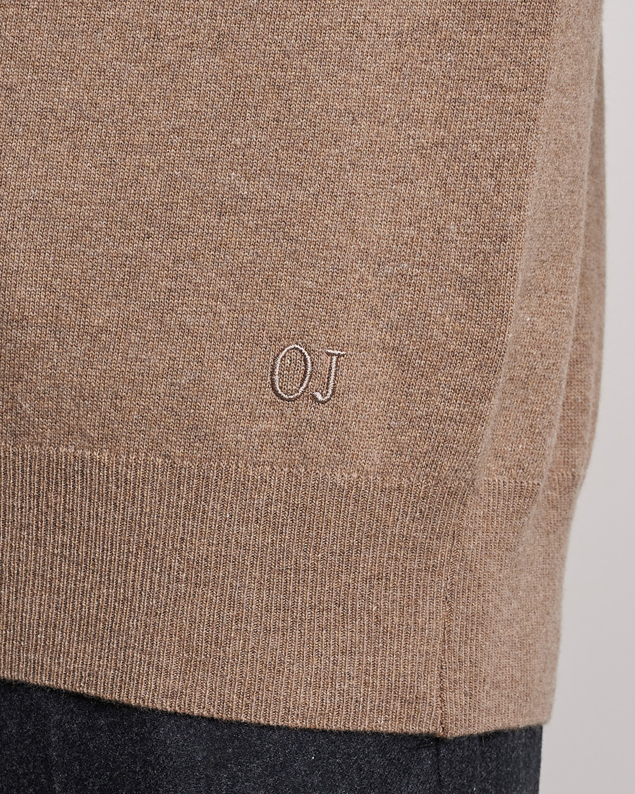 Men | Sweaters & Knitwear | Oscar Jacobson | Gustaf Lambswool Raglan Crew Neck Camel