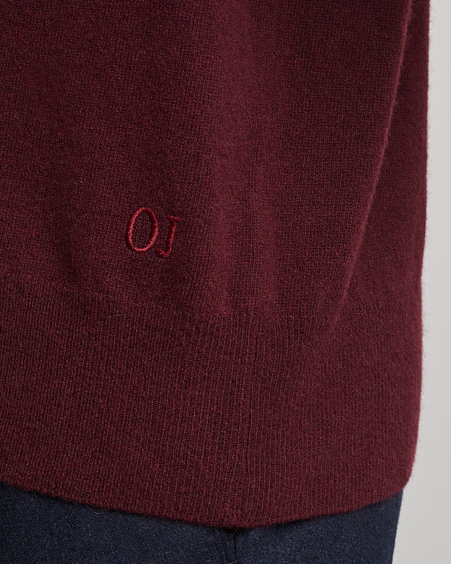 Men | Sweaters & Knitwear | Oscar Jacobson | Gustaf Lambswool Raglan Crew Neck Burgundy