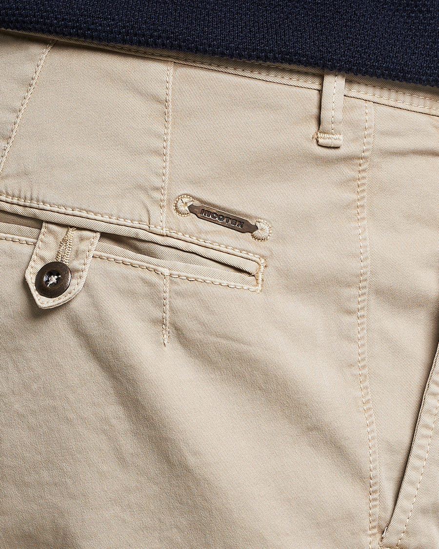 Men | Trousers | Incotex | Tapered Fit Pleated Slacks Beige