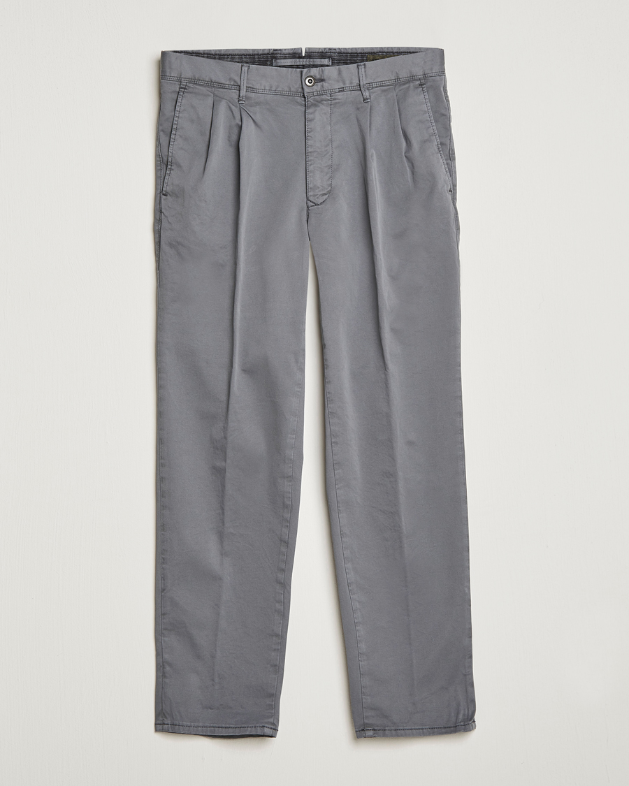 Men | Trousers | Incotex | Tapered Fit Pleated Slacks Dark Grey