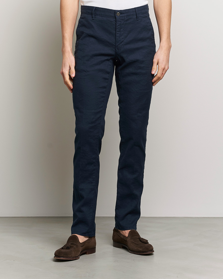 Men | Linen Trousers | Incotex | Slim Fit Cotton/Linen Slacks Navy