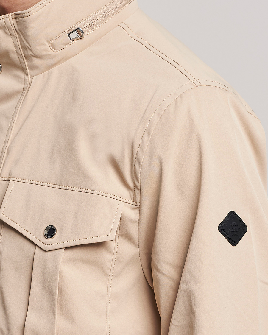 Men | Coats & Jackets | J.Lindeberg | Bailey Field Jacket Safari Beige