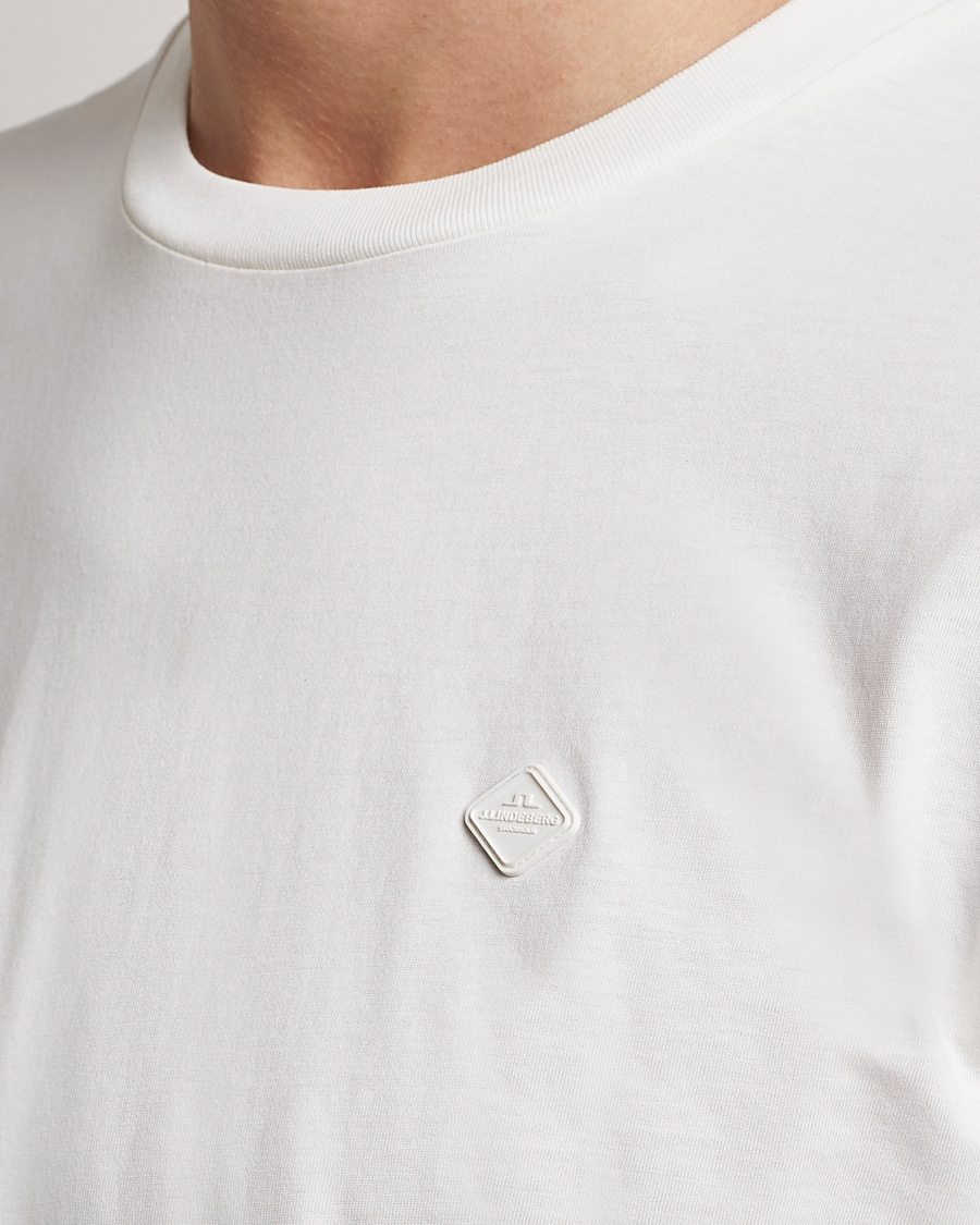 Men | T-Shirts | J.Lindeberg | Dale Organic Cotton Patch T-Shirt Cloud White