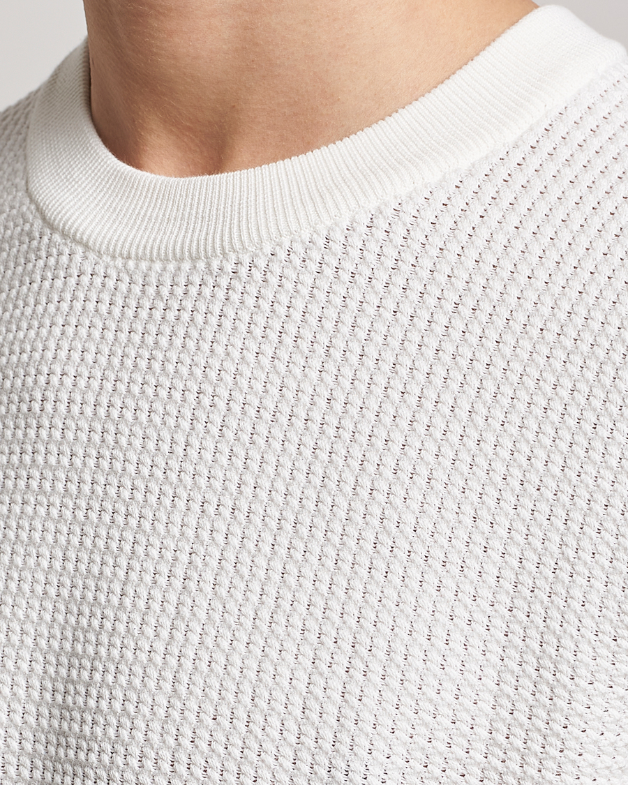 Men | Sweaters & Knitwear | J.Lindeberg | Arthur Structure Organic Cotton Crew Neck Cloud White
