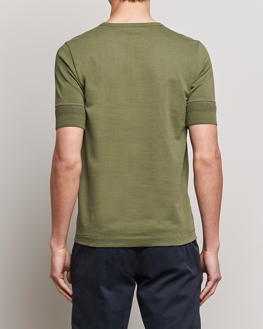 Men | T-Shirts | Merz b. Schwanen | Short Sleeve Organic Cotton Henley Army