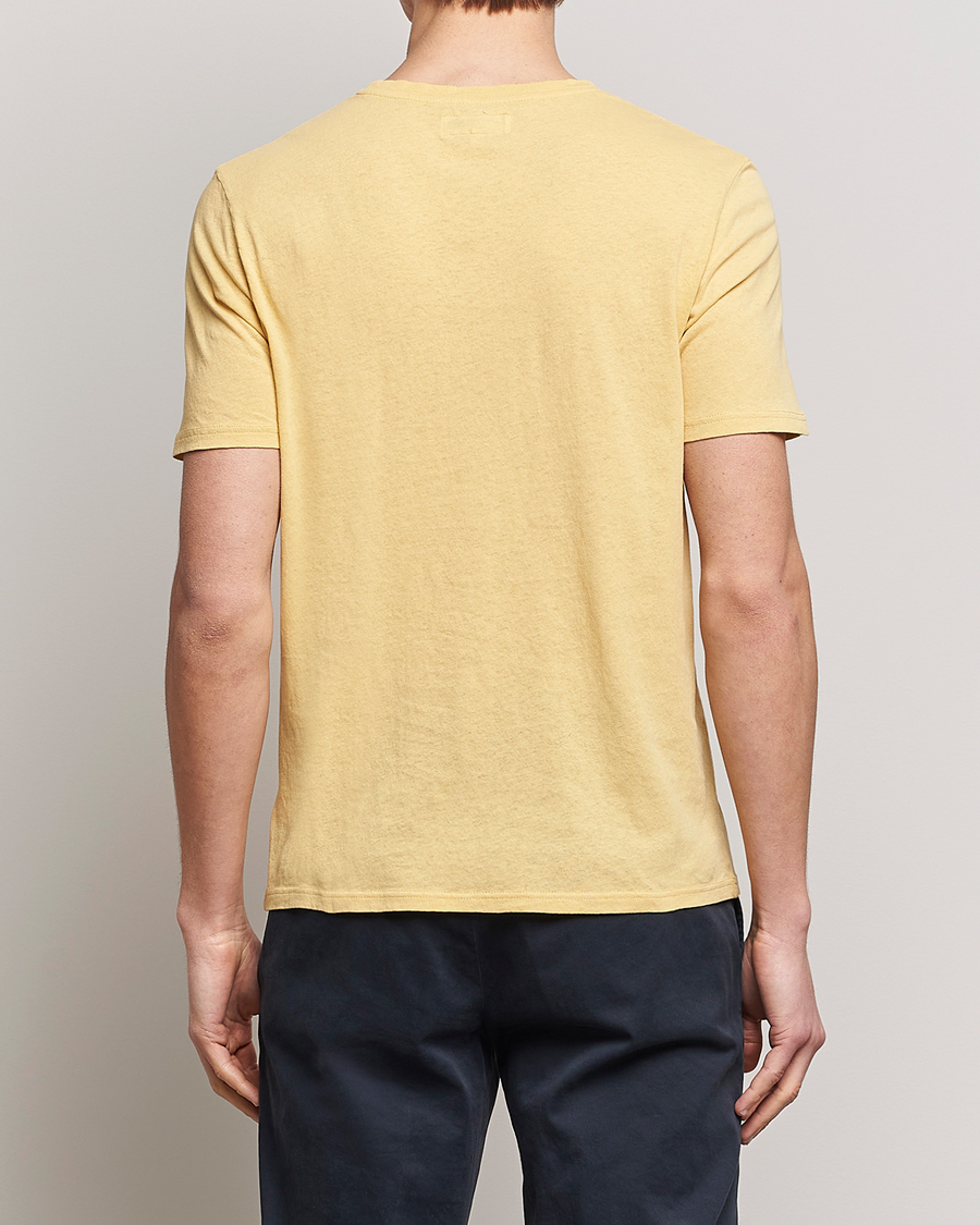 Men | T-Shirts | Merz b. Schwanen | Organic Cotton Washed Crew Neck T-Shirt Yellow