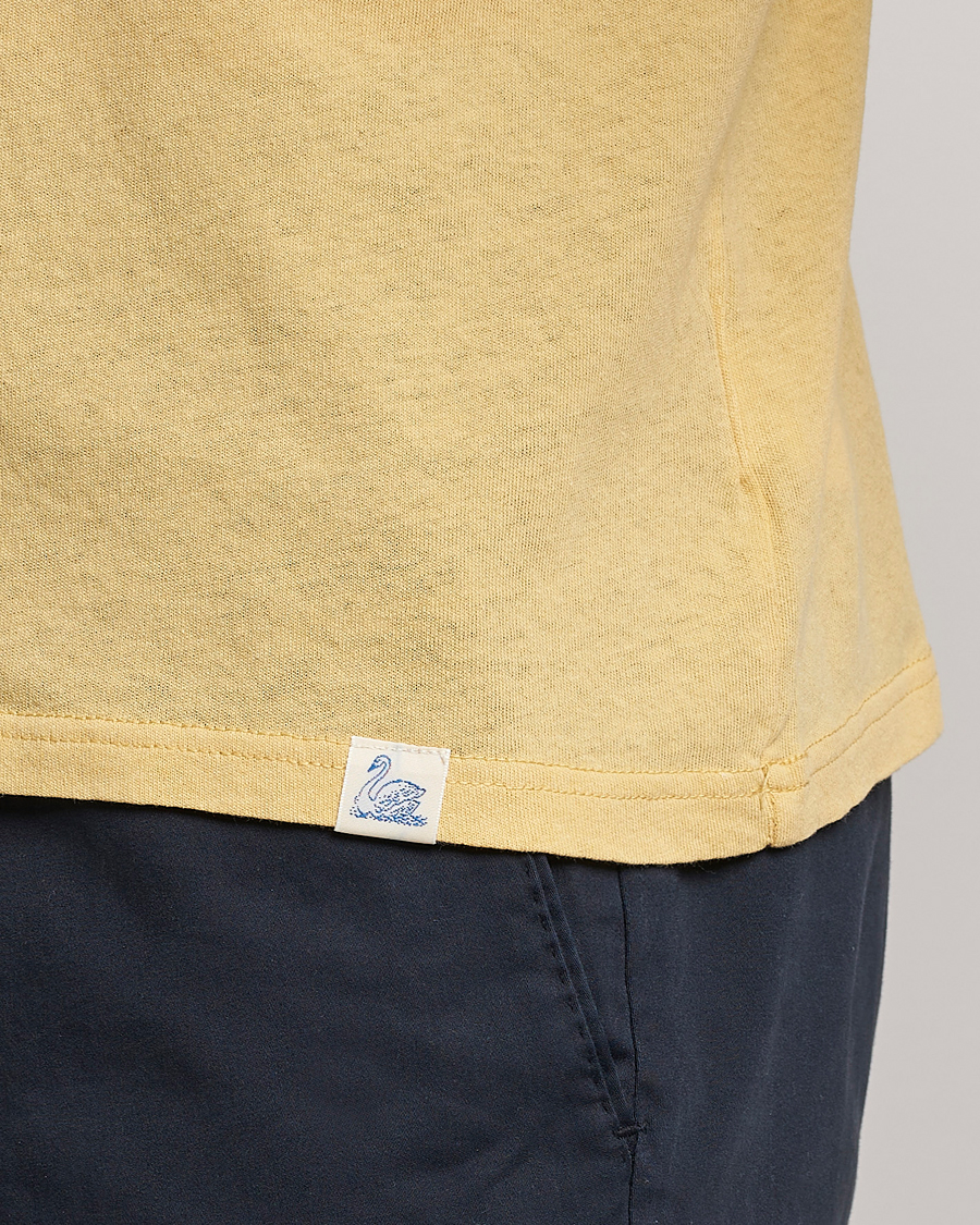 Men | T-Shirts | Merz b. Schwanen | Organic Cotton Washed Crew Neck T-Shirt Yellow