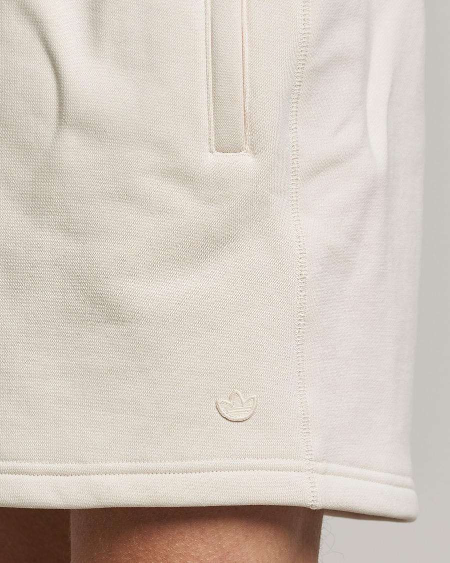 Men | Shorts | adidas Originals | Essential Shorts Won White