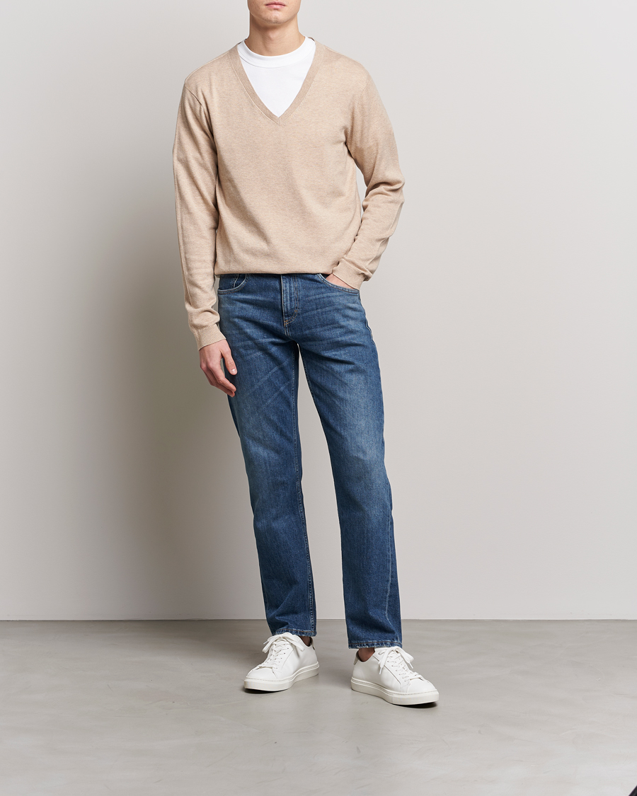 Men | Sweaters & Knitwear | Tiger of Sweden | Pernell Extra Fine Merino V-Neck Beige Melange