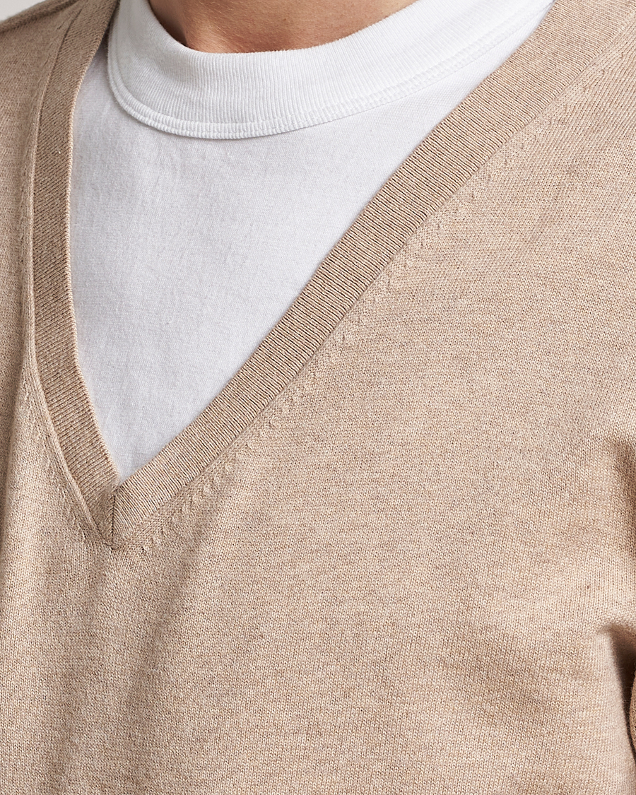 Men | Sweaters & Knitwear | Tiger of Sweden | Pernell Extra Fine Merino V-Neck Beige Melange