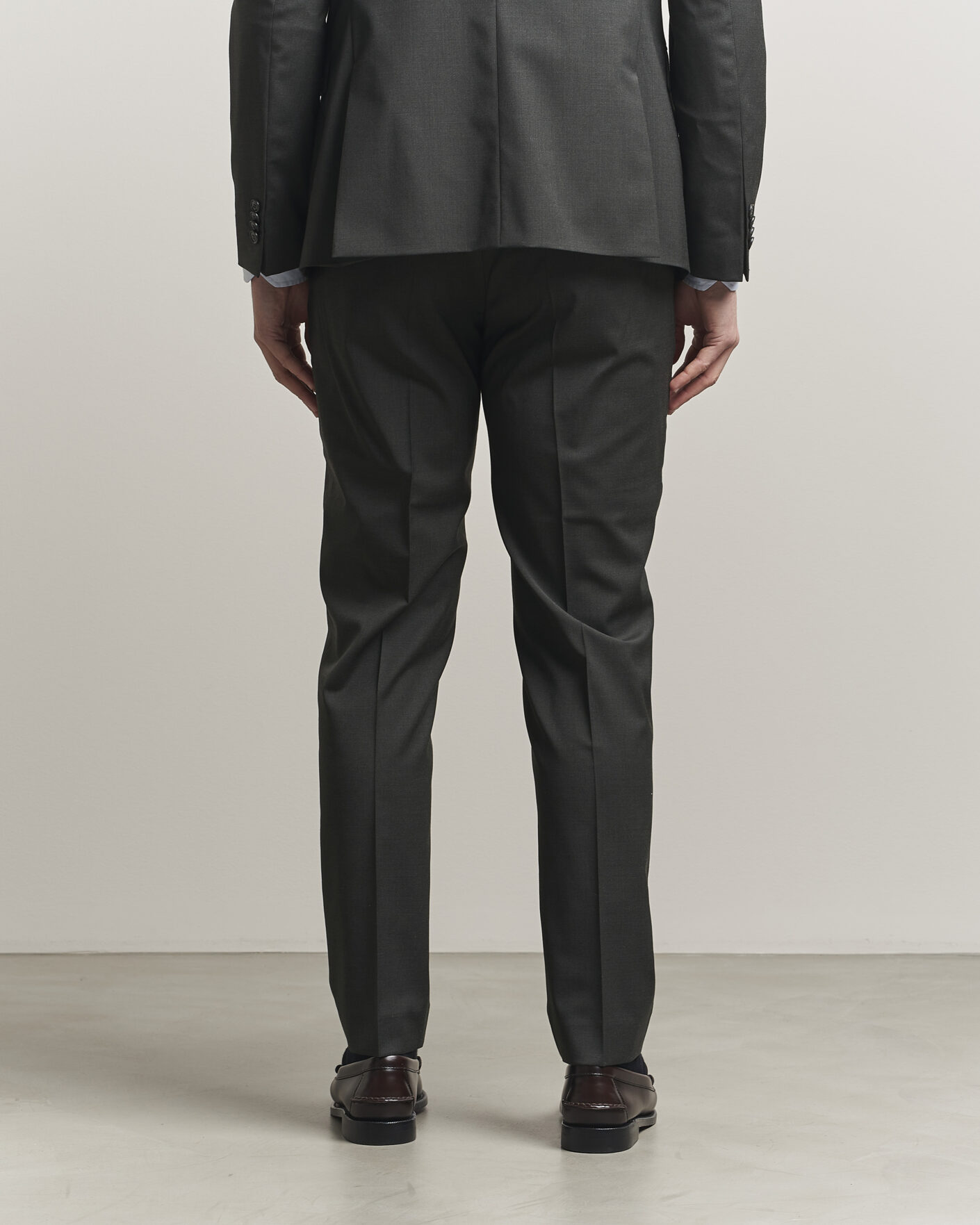 Men | Trousers | Tiger of Sweden | Tenuta Wool Travel Suit Trousers Olive Extreme