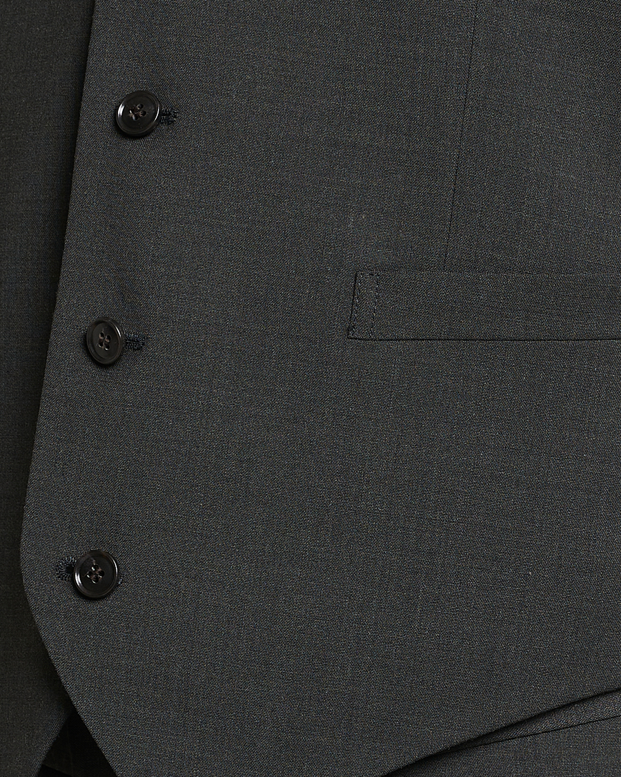 Men | Gilets | Tiger of Sweden | Wayde Wool Travel Waistcoat Olive Extreme