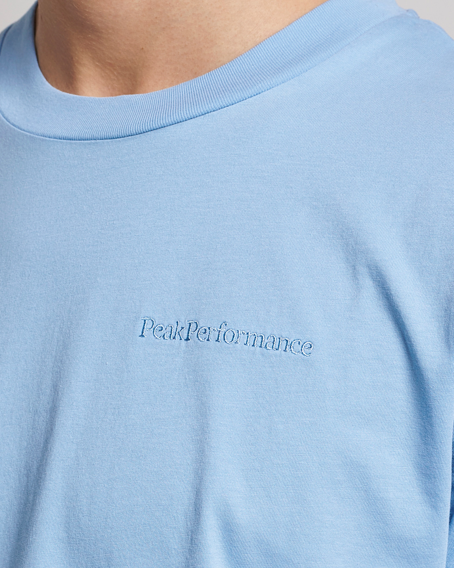 Men | T-Shirts | Peak Performance | Original Small Logo Tee Amity Blue