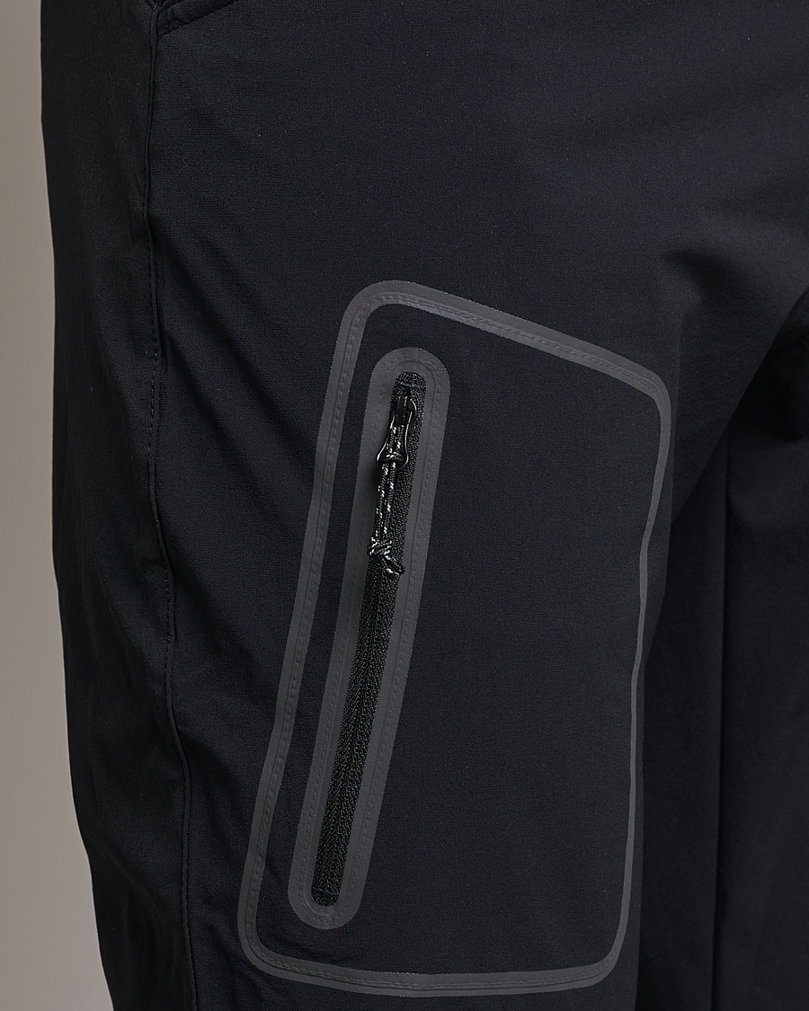 Men | Trousers | Peak Performance | Tech Light Woven Scale Pants Black