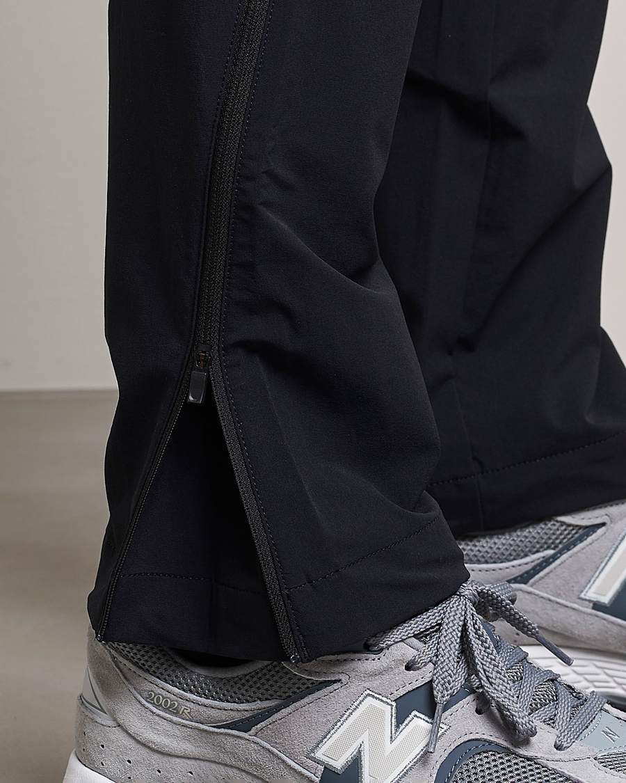 Men | Trousers | Peak Performance | Tech Light Woven Scale Pants Black