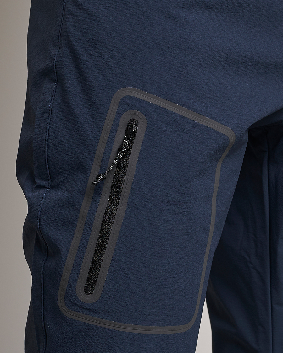 Men | Trousers | Peak Performance | Tech Light Woven Scale Pants Blue Shadow