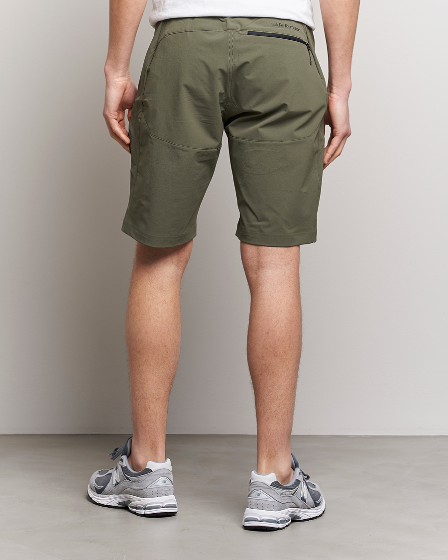 Men | Shorts | Peak Performance | Stretch Drawstring Tech Shorts Pine Needle