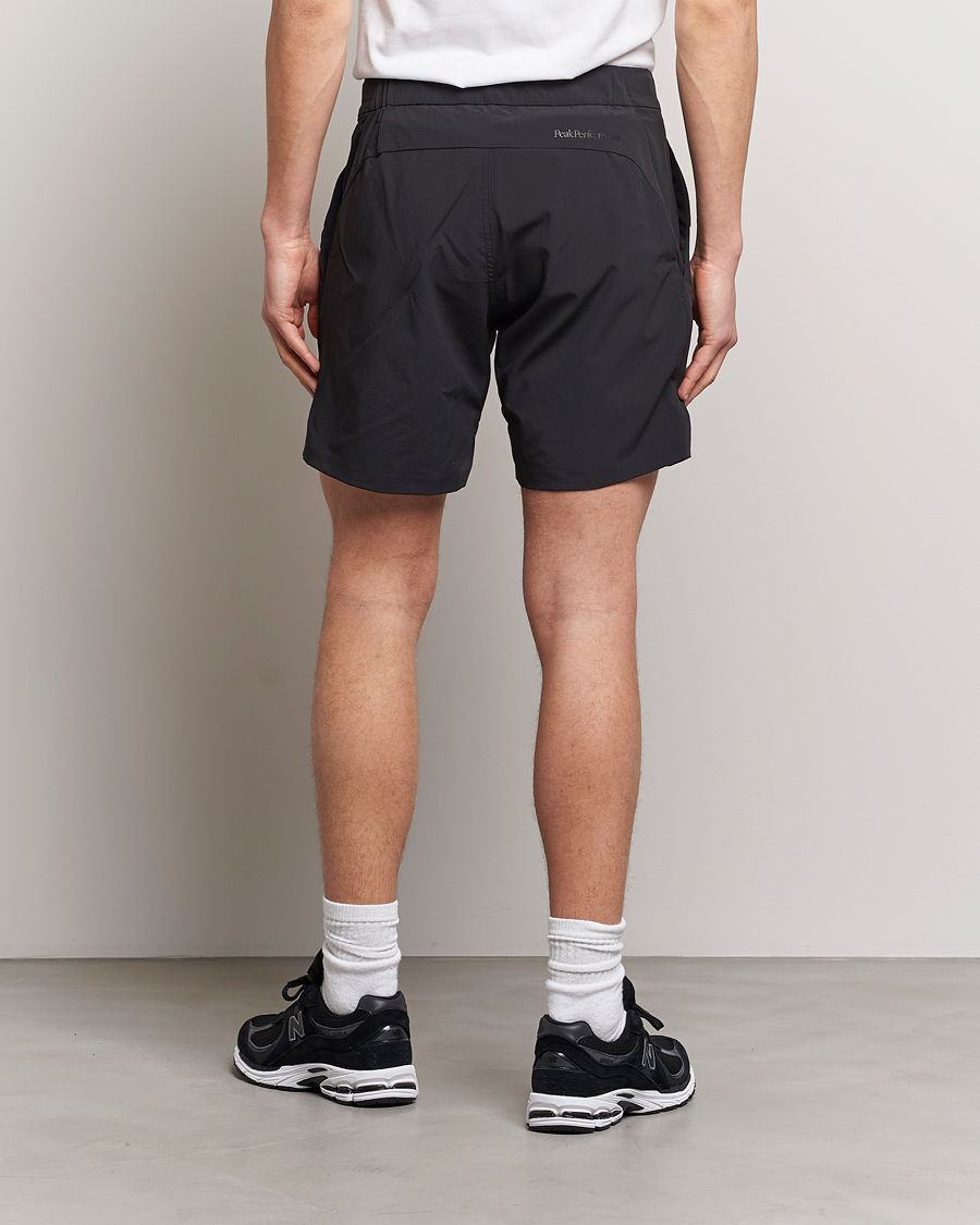 Men | Shorts | Peak Performance | Vislight Light Shorts Off Black