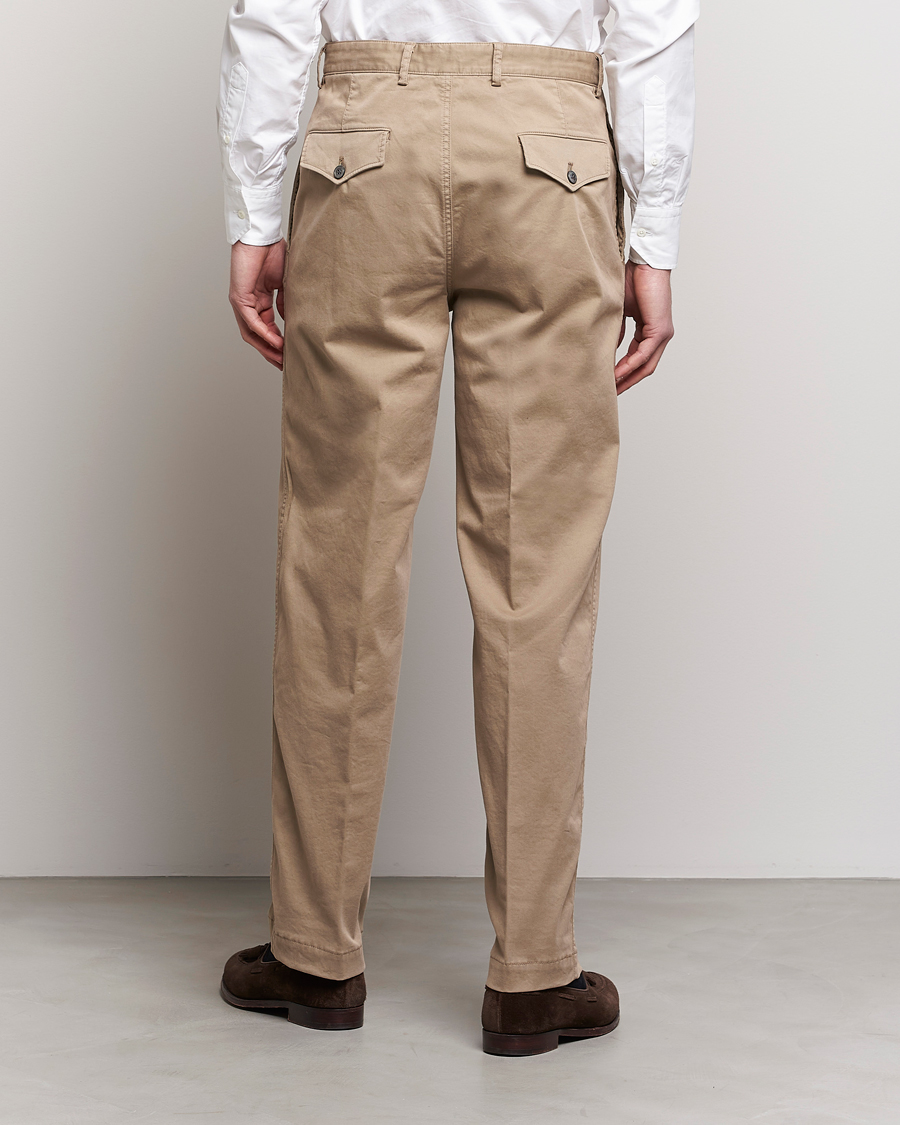 Men | Trousers | Oscar Jacobson | Tanker Pleat Cotton Trousers Beige