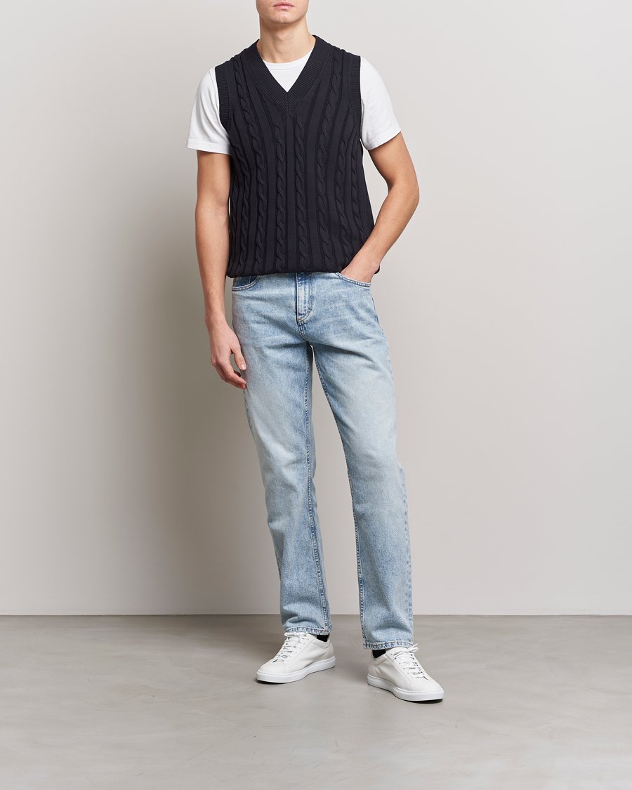 Men | Sweaters & Knitwear | Oscar Jacobson | Lucas Cable Knitted Vest Navy