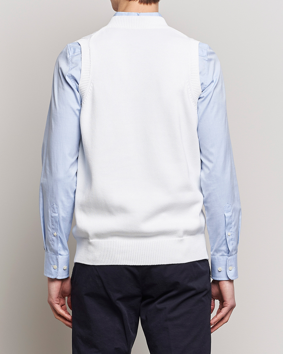 Men | Sweaters & Knitwear | Oscar Jacobson | Lucas Cable Knitted Vest White